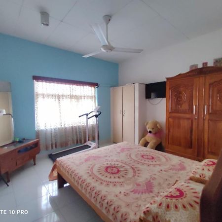 Appartamento Fully Furnished House In Kotte Sri Jayewardenepura Kotte Esterno foto